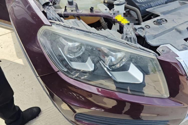 Used Yema T70 2016 Upgraded Model 1.5T Manual Leading Version Right Front Headlight