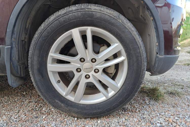 Used Yema T70 2016 Upgraded Model 1.8L Manual Elite Version Right Front Wheel Hub