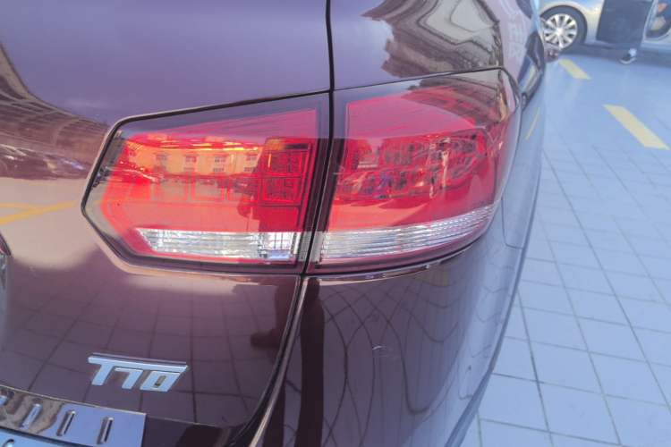 Used Yema T70 2016 Upgraded Model 1.8L Manual Comfort Version Right Rear Taillight