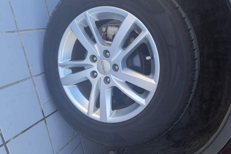 Used Yema T70 2016 Upgraded Model 1.8L Manual Comfort Version Right Rear Wheel Hub