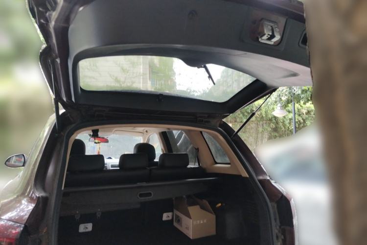 Used Yema T70 2016 1.8T CVT Elegant Model Trunk