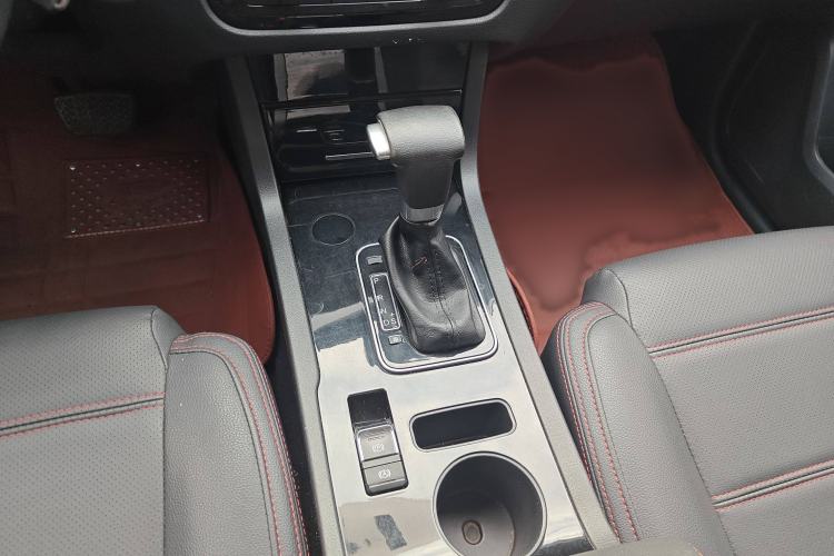 Used Yema T70 2016 1.8T CVT E-commerce Edition Interior 4
