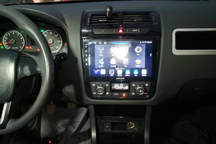 Used Yema T70 2016 Upgraded Model 1.8L Manual Elite Version Audio And AC Panel
