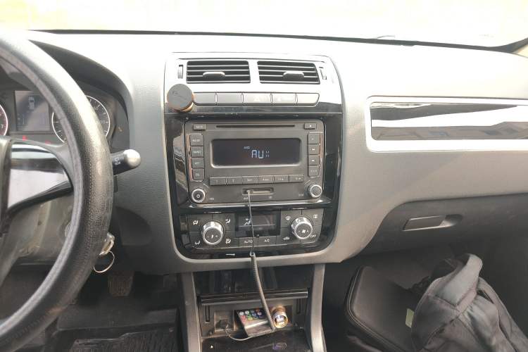 Used Yema T70 2016 1.8L Manual Comfort Model Audio And AC Panel