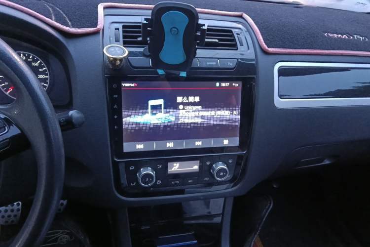 Used Yema T70 2016 Upgraded Model 1.5T Manual Luxury Version Audio And AC Panel