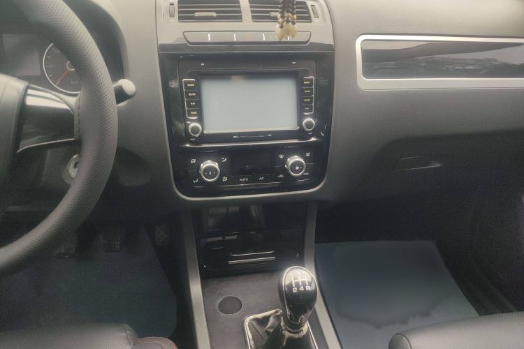 Used Yema T70 2016 1.8L Manual Elite Version Audio And AC Panel