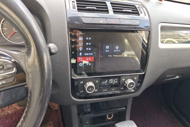Used Yema T70 2016 Upgraded Model 1.8T CVT Flagship Edition Audio And AC Panel