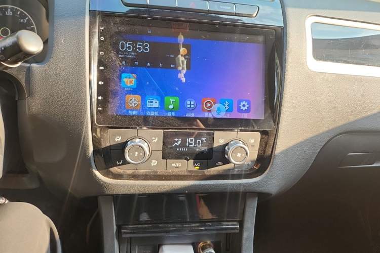 Used Yema T70 2016 Upgraded Model 1.8L Manual Comfort Version Audio And AC Panel