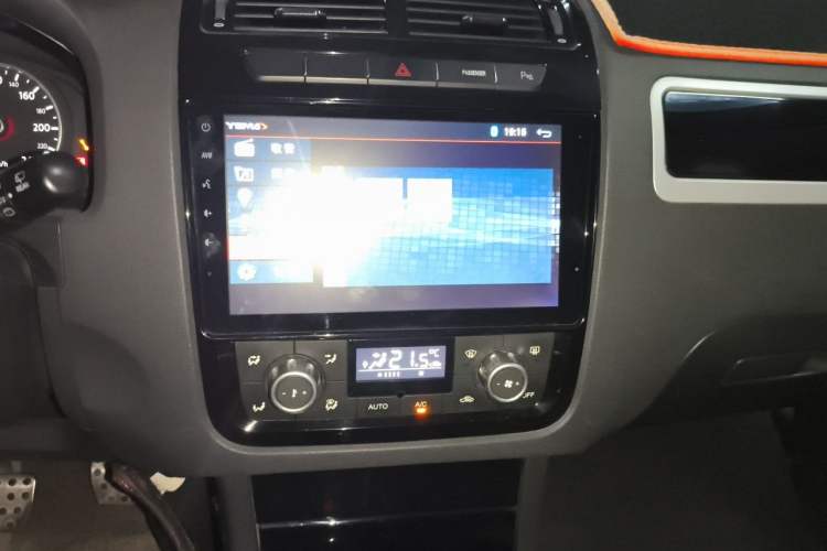 Used Yema T70 2016 Upgraded Model 1.5T Manual Luxury Version Audio And AC Panel