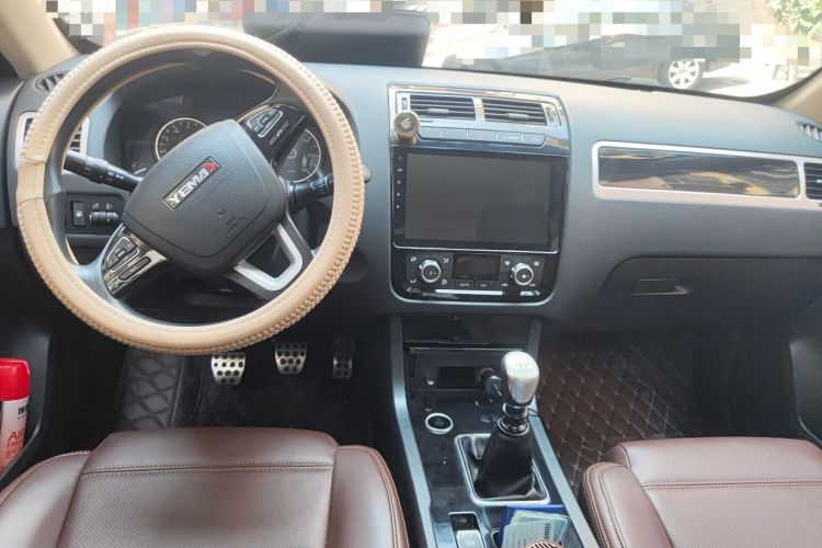 Used Yema T70 2016 Upgraded Model 1.5T Manual Luxury Version Center Console