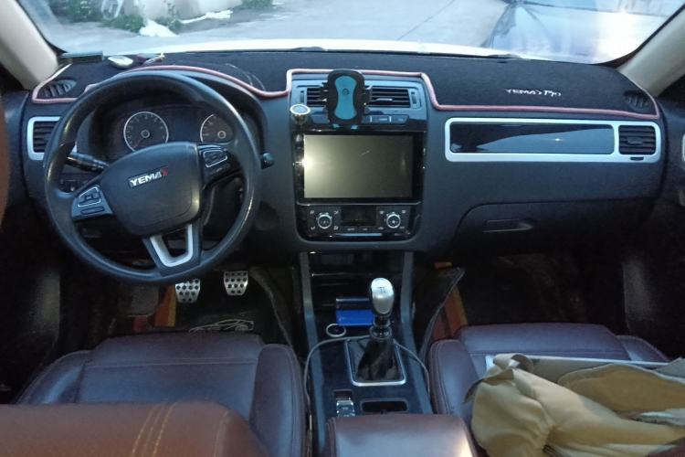 Used Yema T70 2016 Upgraded Model 1.5T Manual Luxury Version Center Console