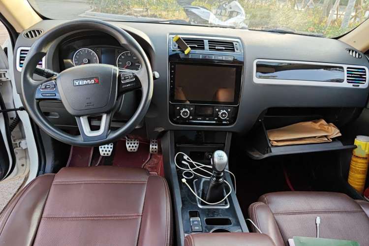 Used Yema T70 2016 Upgraded Model 1.5T Manual Luxury Version Center Console