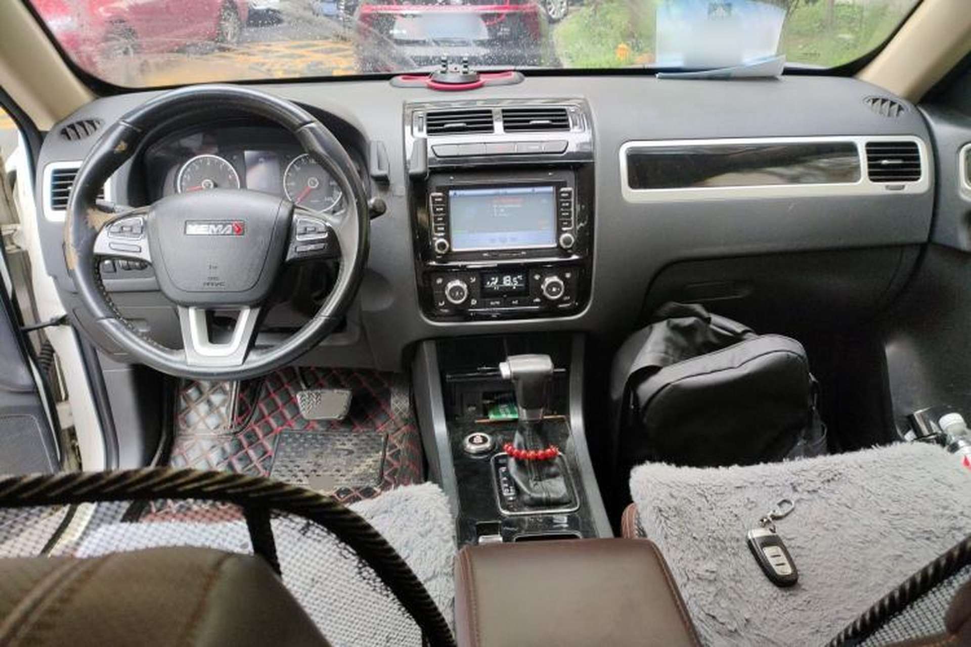Used Yema T70 2016 1.8T CVT Elegant Model Center Console