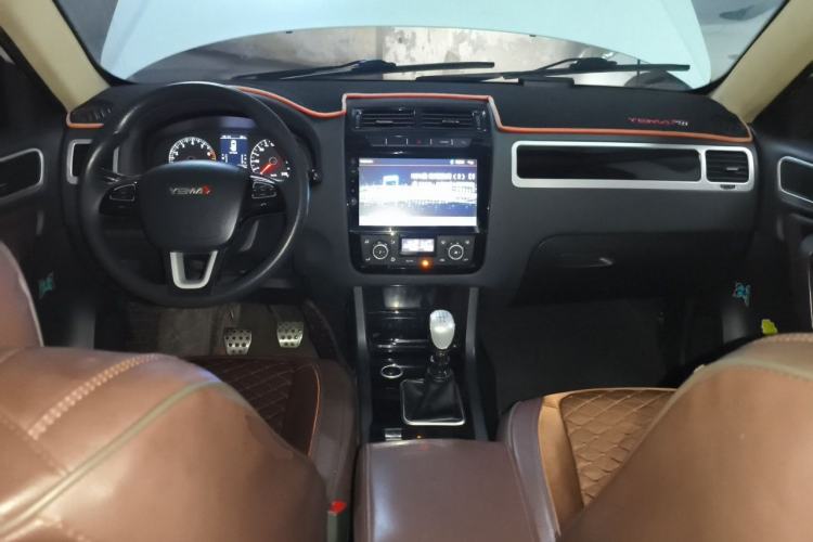 Used Yema T70 2016 Upgraded Model 1.5T Manual Luxury Version Center Console