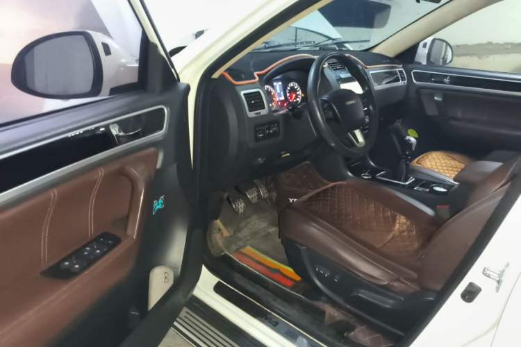 Used Yema T70 2016 Upgraded Model 1.5T Manual Luxury Version Driver Seat