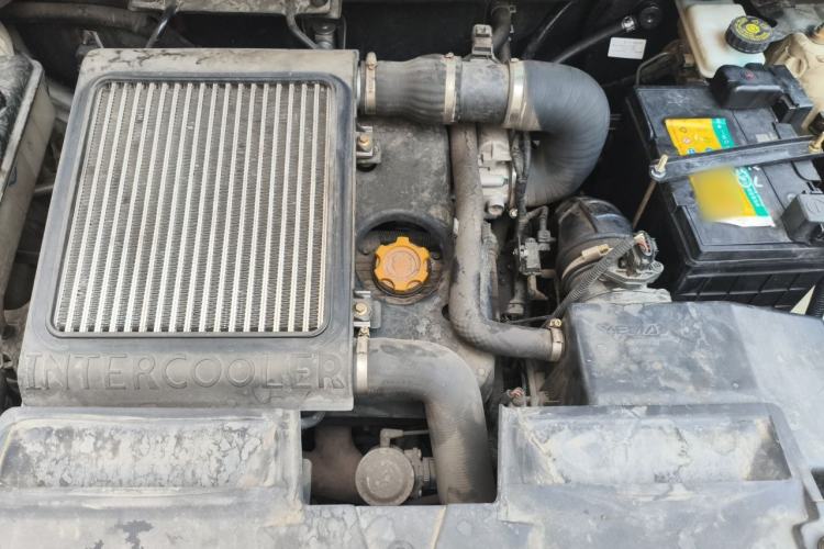 Used Yema T70 2016 Upgraded Model 1.8T CVT Flagship Edition Engine Bay