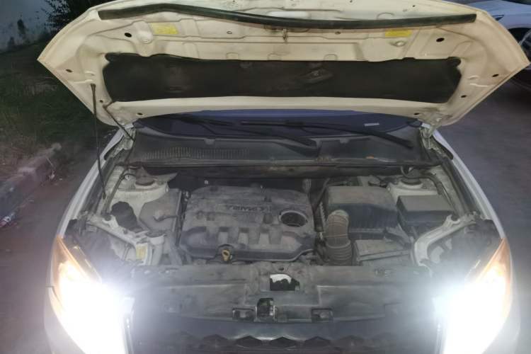 Used Yema T70 2016 Upgraded Model 1.8L Manual Elite Version Engine Bay