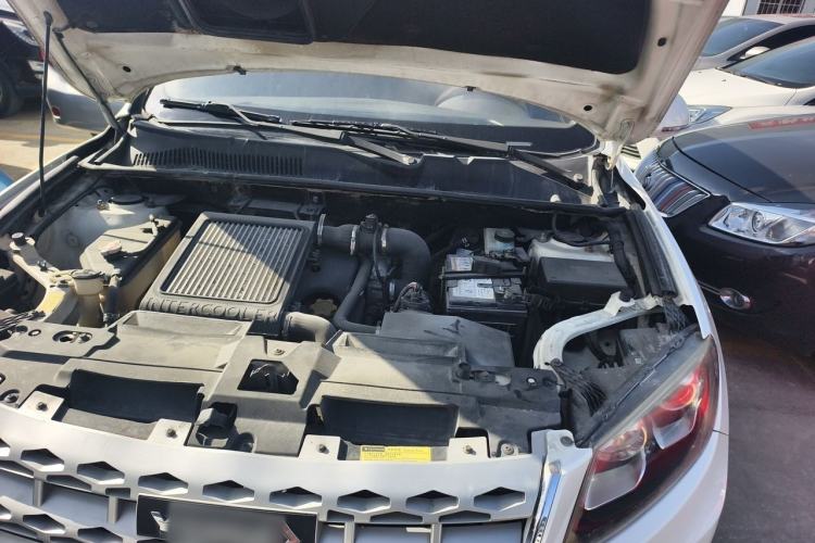 Used Yema T70 2016 Upgraded Model 1.8T CVT Flagship Edition Engine Bay