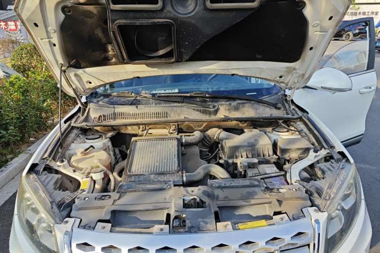 Used Yema T70 2016 Upgraded Model 1.5T Manual Luxury Version Engine Bay