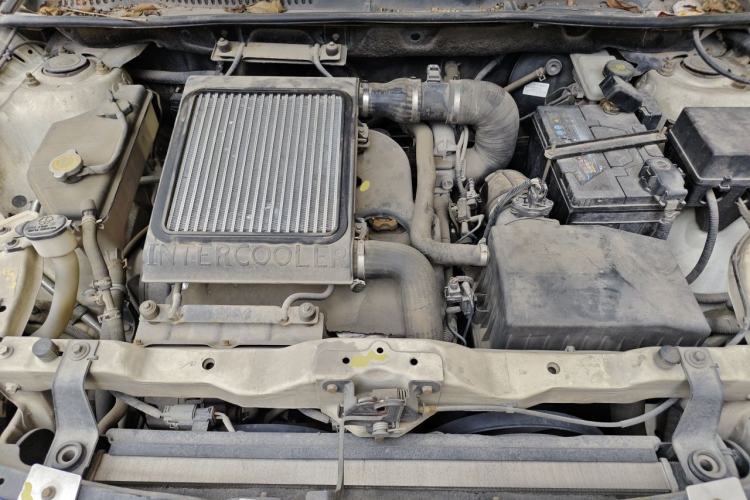 Used Yema T70 2016 Upgraded Model 1.8T CVT Flagship Edition Engine Bay