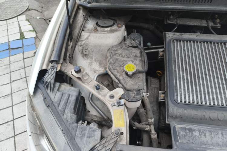 Used Yema T70 2016 Upgraded Model 1.8T CVT Flagship Edition Engine Bay Right