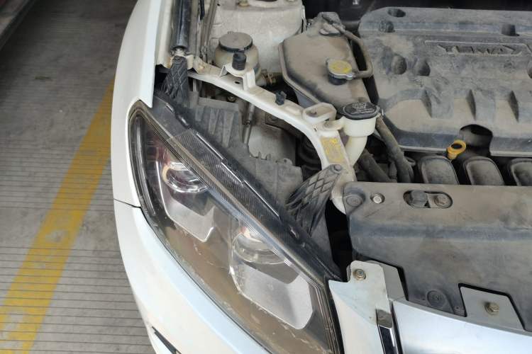 Used Yema T70 2016 Upgraded Model 1.8L Manual Elite Version Engine Bay Right