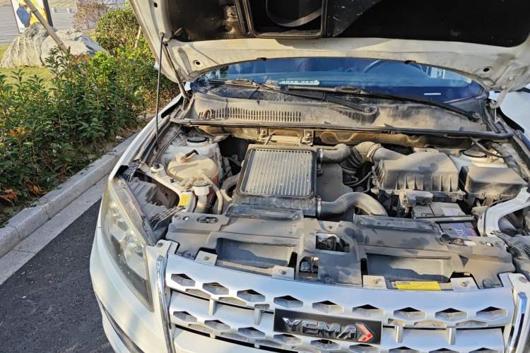 Used Yema T70 2016 Upgraded Model 1.5T Manual Luxury Version Engine Bay Right
