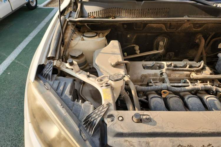 Used Yema T70 2016 Upgraded Model 1.8L Manual Comfort Version Engine Bay Right