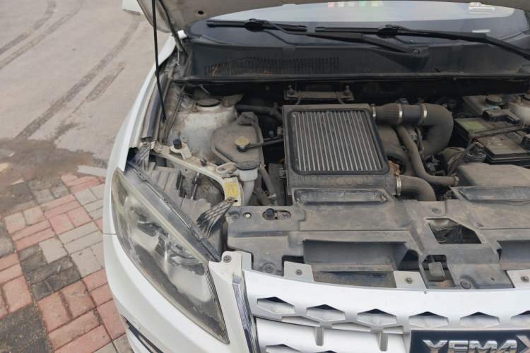 Used Yema T70 2016 1.8T CVT Elegant Model Engine Bay Right