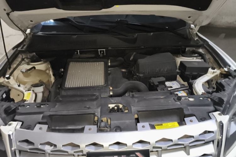 Used Yema T70 2016 Upgraded Model 1.5T Manual Luxury Version Engine Bay