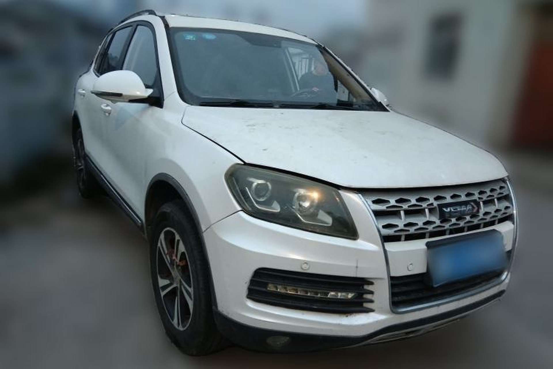 Used Yema T70 2016 Upgraded Model 1.5T Manual Luxury Version Front Right 45 Deg