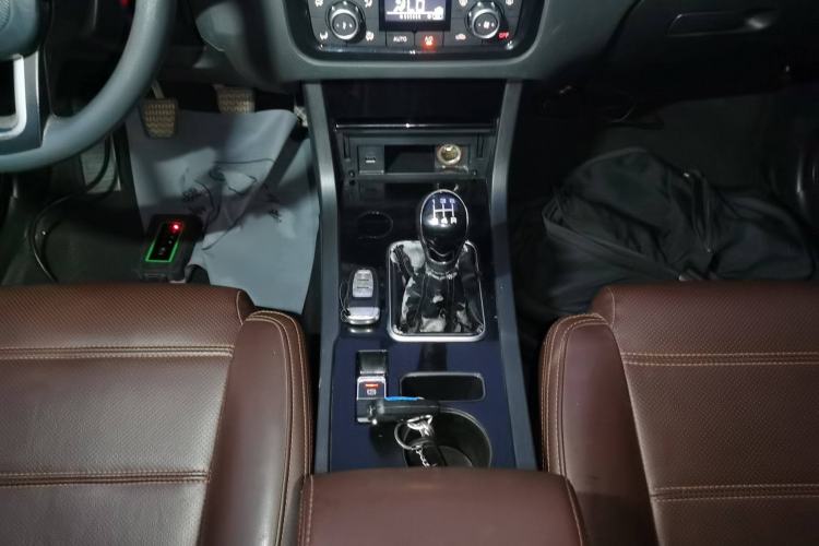 Used Yema T70 2016 Upgraded Model 1.8L Manual Elite Version Gear Lever
