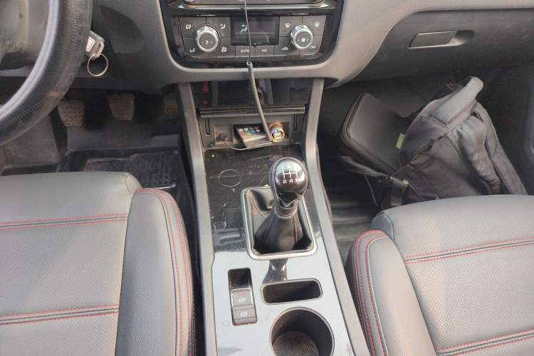 Used Yema T70 2016 1.8L Manual Comfort Model Gear Lever
