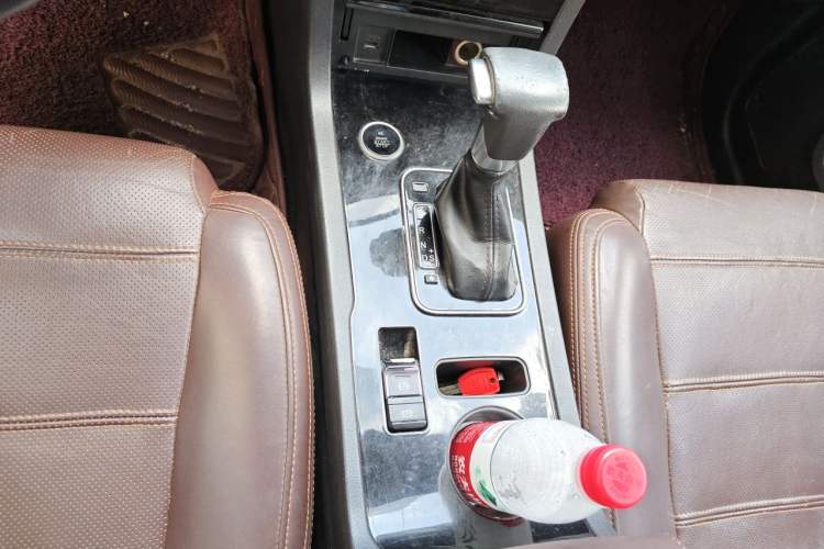 Used Yema T70 2016 Upgraded Model 1.8T CVT Flagship Edition Gear Lever