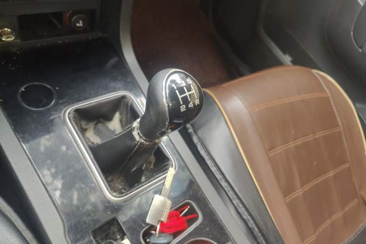 Used Yema T70 2016 1.8L Manual Elite Version Gear Lever