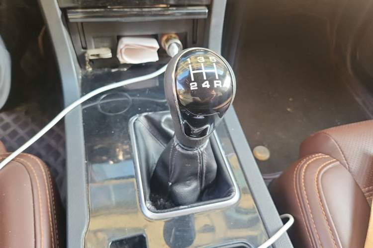 Used Yema T70 2016 Upgraded Model 1.8L Manual Comfort Version Gear Lever