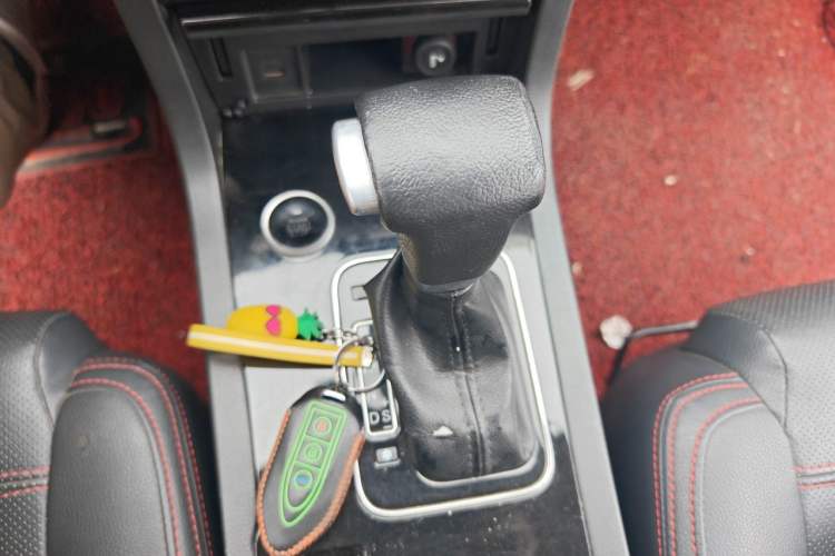 Used Yema T70 2016 1.8T CVT Elegant Model Gear Lever