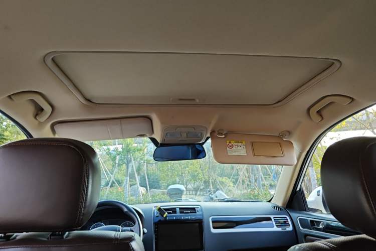 Used Yema T70 2016 Upgraded Model 1.5T Manual Luxury Version Headliner