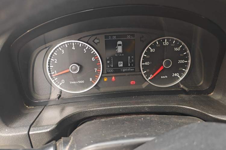 Used Yema T70 2016 1.8T CVT Elegant 7-Seater Instrument Cluster