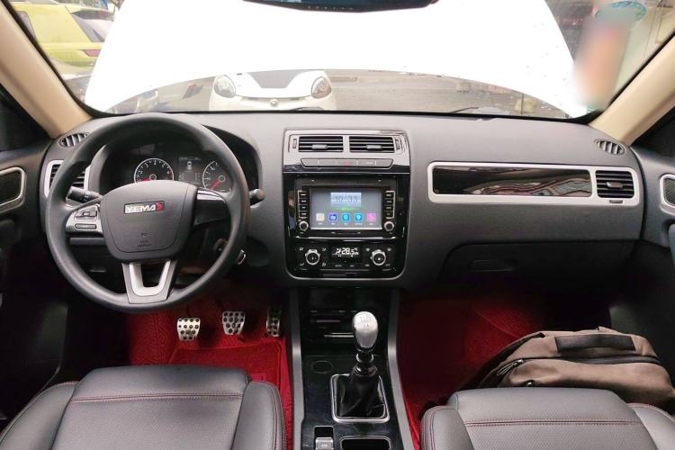 Used Yema T70 2016 Upgraded Model 1.5T Manual Leading Version Interior 2