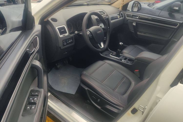 Used Yema T70 2016 1.8L Manual Elite Version Interior 2
