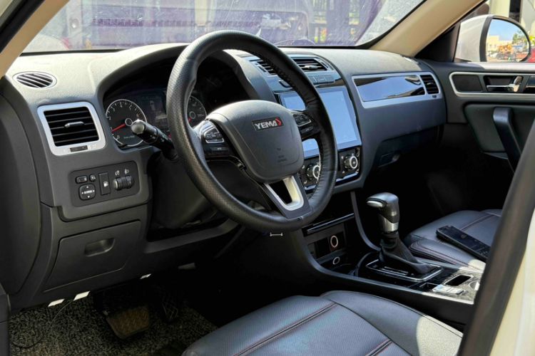 Used Yema T70 2016 1.8T CVT Elegant Model Interior 2