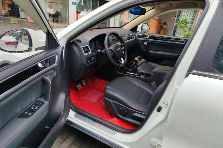 Used Yema T70 2016 Upgraded Model 1.5T Manual Leading Version Interior 3