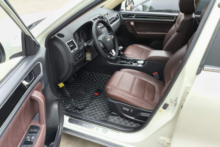 Used Yema T70 2016 1.8T CVT Ambition Model Interior 3