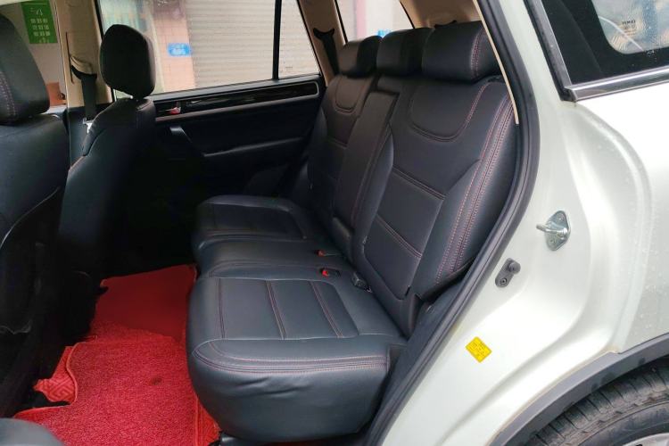 Used Yema T70 2016 Upgraded Model 1.5T Manual Leading Version Interior 4