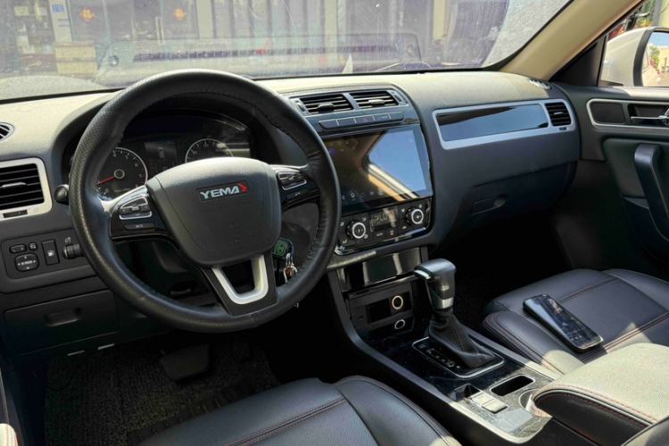 Used Yema T70 2016 1.8T CVT Elegant Model Interior 5