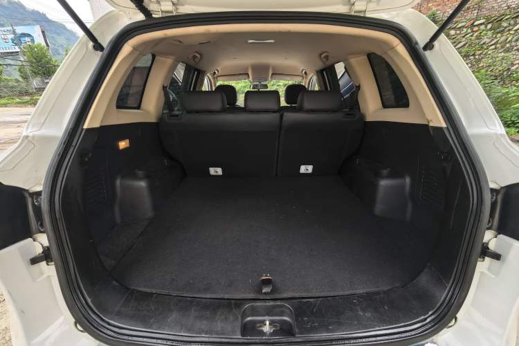 Used Yema T70 2016 1.8T CVT Ambition Model Interior 6