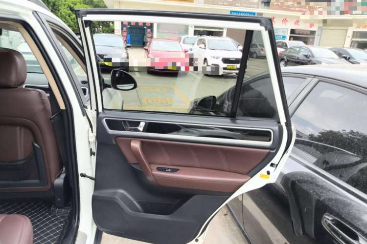 Used Yema T70 2016 1.8T CVT Ambition Model Interior 6