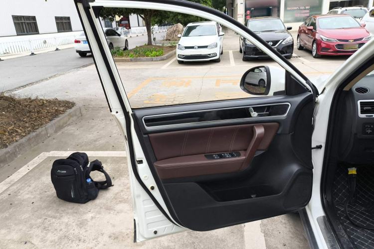 Used Yema T70 2016 1.8T CVT Ambition Model Interior 7