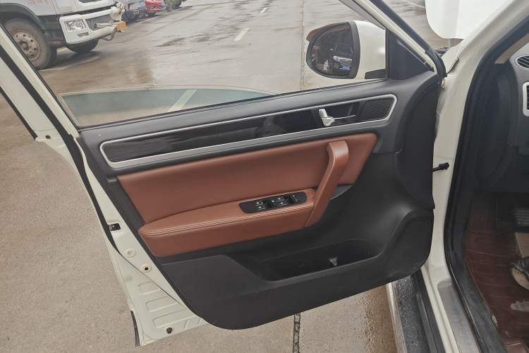 Used Yema T70 2016 1.8L Manual Elite Version Left Front Door Interior